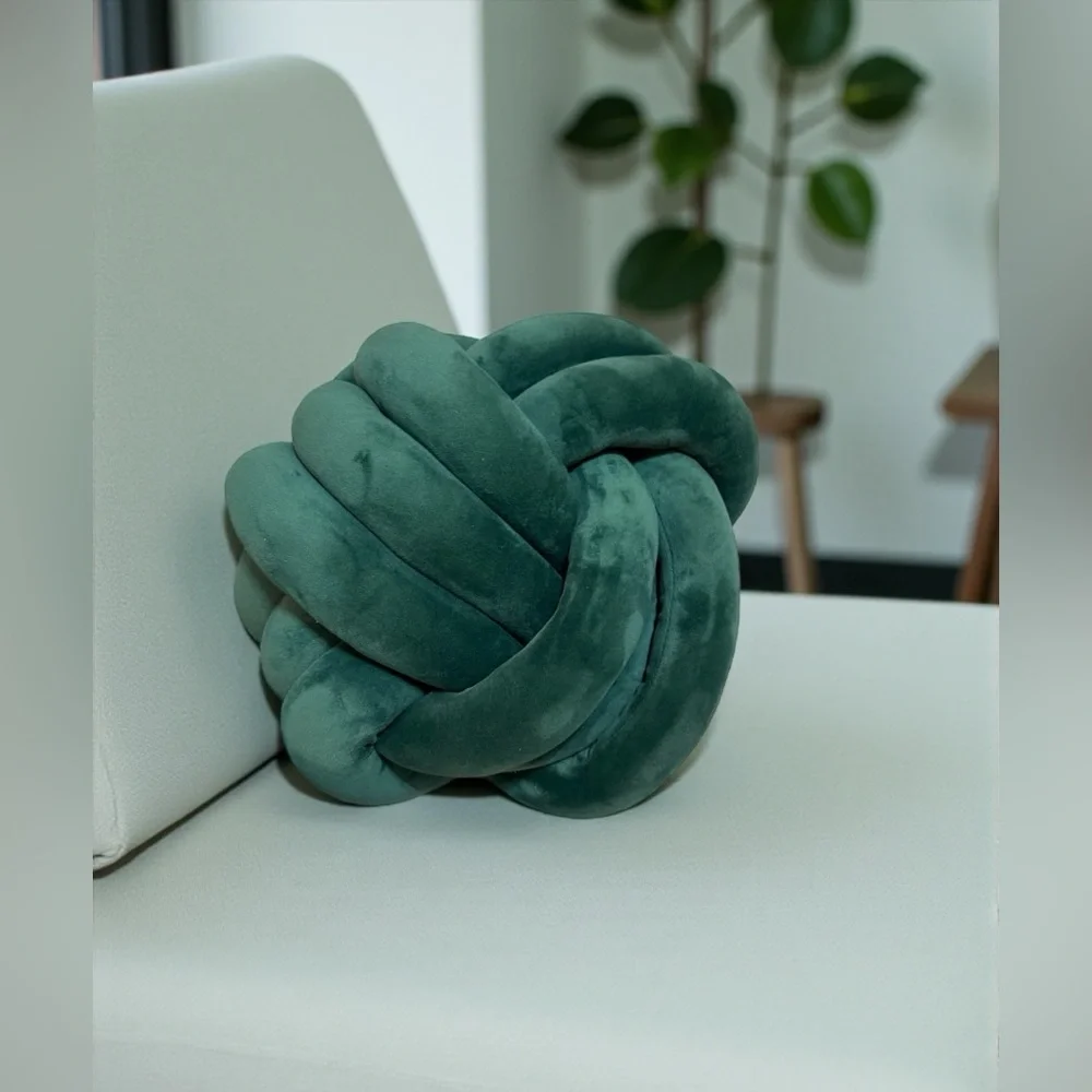 Green Knot Pillow 13” NWOT - Picture 1 of 1